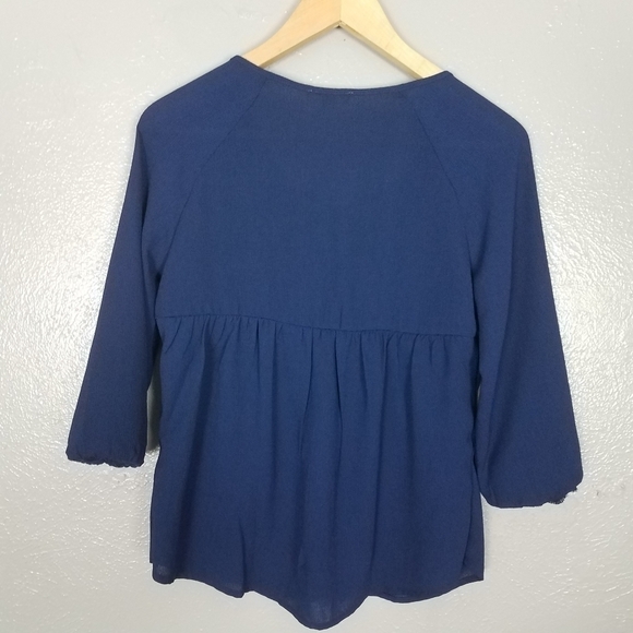 E "Hanger" M  Blue Front Tie Blouse Size Small - Picture 2 of 4